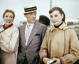 Audrey Hepburn and Fred Astaire in Funny Face candid at airport 24x30 Poster - £23.51 GBP