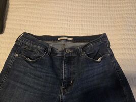 Levi&#39;s Women&#39;s Classic Straight Mid Rise Dark Wash Jeans Size 8S (W29xL28) - €11,02 EUR