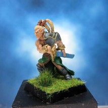 Painted D&amp;D Miniature Elf Warrior - £31.97 GBP