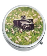 Old Camera Flowers Medicine Vitamin Pill Box - $215.72 MXN
