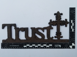 Cast Iron Wall Plaque Trust Cross Rustic Ranch Brown - £10.12 GBP