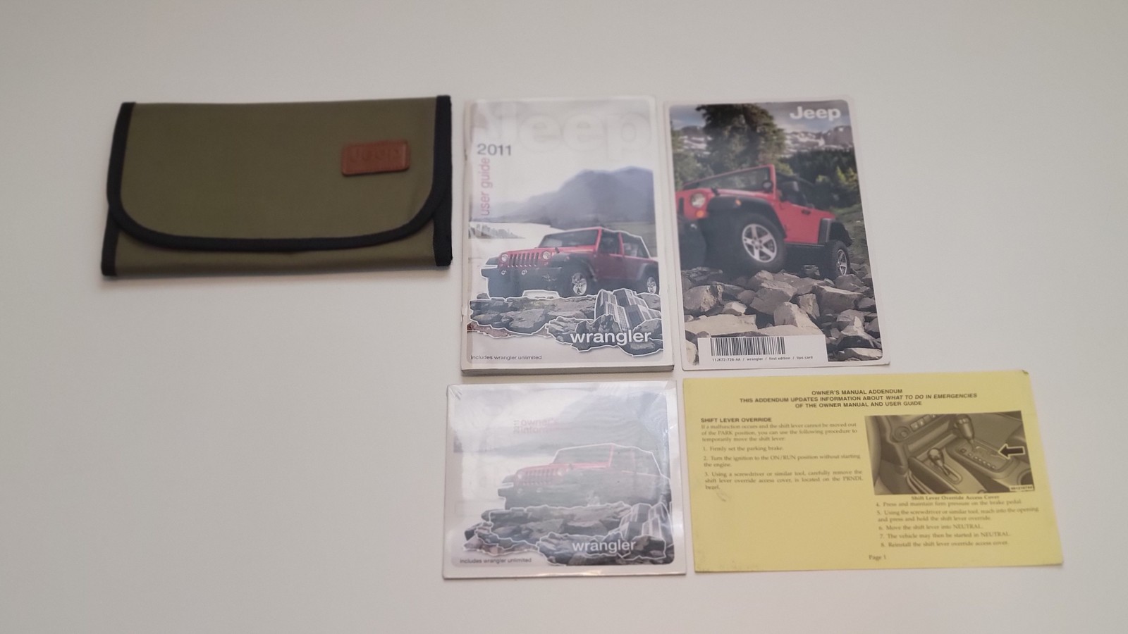 2011Jeep Wrangler User Guide with DVD and Case - $55.00