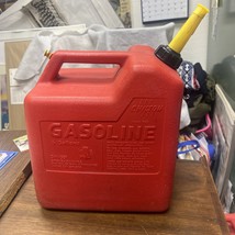 Vintage Pre Ban Chilton model P60 red plastic 6 Gallon Vented Gas Can - $79.99