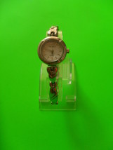PRISHA small silver stainless steel bracelet watch. - $1,114.87 MXN