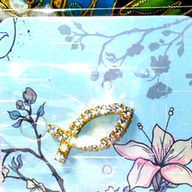 Beautiful rhinestone Christian fish - $294.05 MXN