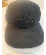 Nike AIR Swoosh Nike True Flatbill Snapback Black Hat - $15.32 CAD
