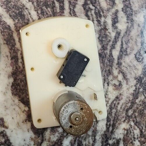 FSI FAWN/USI SNACK VENDING MACHINE VEND MOTOR #4034388 - &quot;V&quot; Mount/Earli... - $12.20
