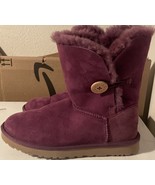 UGG SN 5803 Purple Boots Size 9 - $61.54 CAD