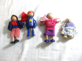 Melissa And Doug Wooden Doll Family Lot Of 4 Figures Dolls Cloth Wood - £7.43 GBP