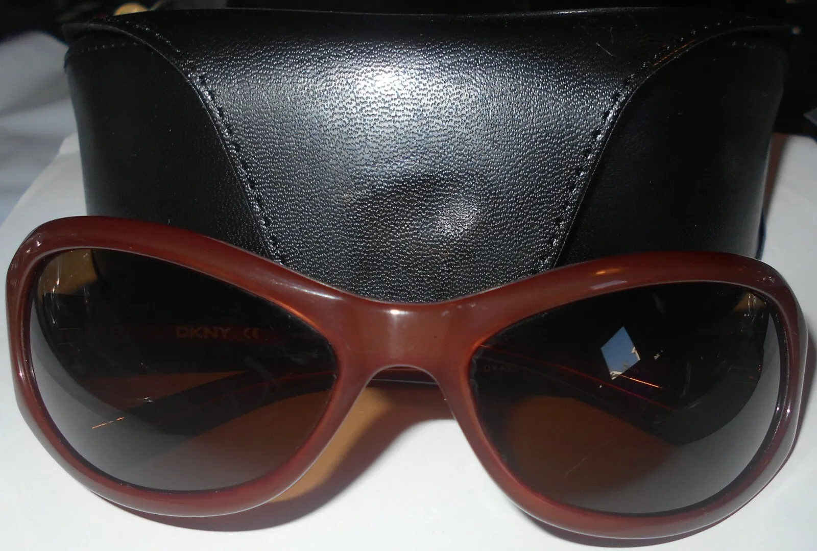 DKNY Women&#39;s Designer SunGlasses - DY 4006 3028/73 62 16 120 - brand new - £19.61 GBP