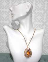 Vintage MCM Sarah Coventry Golden Teardrop Pendant Necklace  - £25.65 GBP