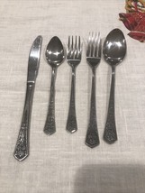 Vintage 5 Piece Oxford Hall &quot;Queen&#39;s Tapestry&quot; Stainless Flateware Japan - $244.35 MXN