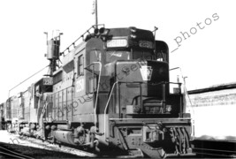 Pennsylvania Railroad PRR 2250 EMD GP30 Chicago ILL 1966 Photo - $14.95