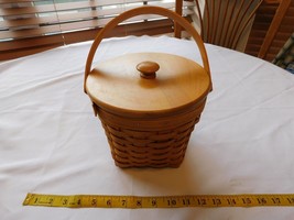 Longaberger Hand Woven Basket with Lid &amp; Insert 2000 8&quot; Wide X 6.75&quot; Tall Round - $39.59