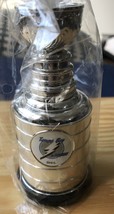 Labatt Bleu Mini STANLEY Coupe Trophée Hockey Réplique Scellé Éclair Tampa Bay - £23.44 GBP