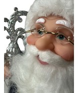 Windy Hill Collection Santa Claus Figure 16.5’’ Holding Gift And Staff B... - $1,172.55 MXN