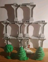 Fisher Price Geo Trax Lot Of 9 Risers Trees Signal Sign Mattel  - £18.49 GBP