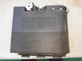 20MM05 BRIGGS &amp; STRATTON AIR CLEANER HOUSING FROM MOWER, NEEDS A BATH, G... - £4.56 GBP