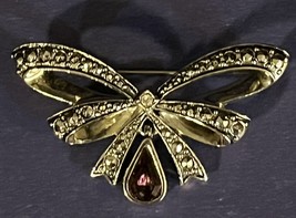 Avon Silver Tone Bow With Teardrop Amethyst &amp; Clear Rhinestones Pin Brooch - £6.55 GBP