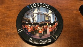 LONDON ROYAL GUARDS ANTIQUE ASHTRAY - $138.58 MXN