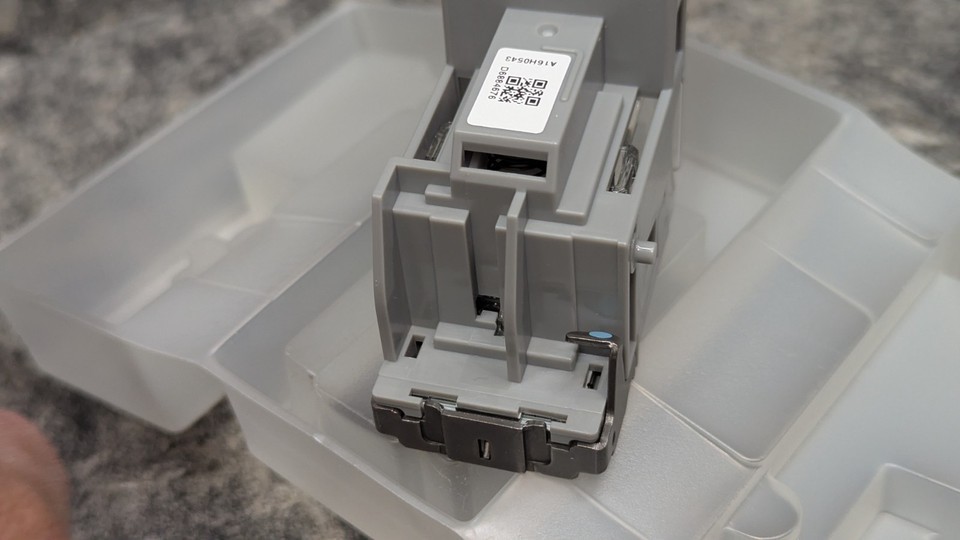 New Genuine Ricoh Type W Staple Cartridge w/ Holder (2,000 staples) 416710 Item image 7