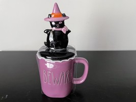 Rae Dunn Artisan Collection Halloween &quot;BEWARE&quot; Mug w/Topper - £31.86 GBP