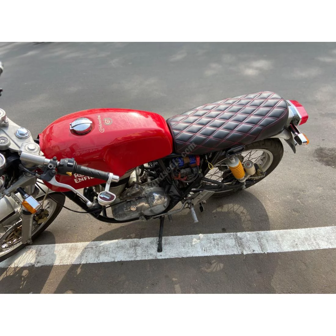 Royal Enfield Continental GT 535 Scrambler Seat (Black With Red Diamonds... - $215.99
