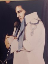 Elvis Presley Vintage Candid Photo Elvis In Concert EP4 - £10.09 GBP