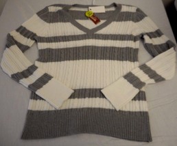 Women&#39;s Juniors Plus Arizona Light Gray Striped V Neck Sweater Size 1X NEW - £13.50 GBP