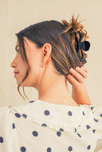 Black Minimalist Wave Shape Matte Hair Claw Clip - $52.28 MXN