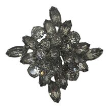 Vintage Weiss Clear &amp; Gray Layered Rhinestone Star Silver Tone Pin Brooch - $28.00
