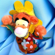 Walt Disney Winnie The Pooh Have A Tiggerific Day TIGGER Spring Flower P... - $210.07 MXN