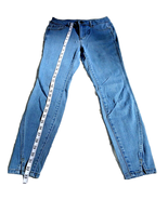 Logo By Lori Goldstein Ladies Jeans Size 2P Light Stone Washed Stretch - $27.06 CAD
