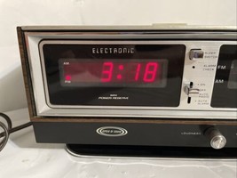 Vtg Zenith Model H472W Solid State Circle of Sound AM FM Alarm Clock Radio. Test - £30.79 GBP