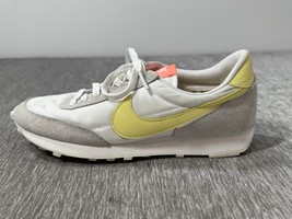Nike Daybreak Shoes Womens 8.5 Ivory Yellow Athletic Sneakers Pale Light... - $29.69