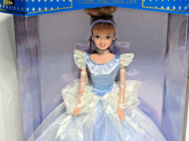 Walt Disney Exclusive Cinderella 12&quot; Doll #88001 New - £7.79 GBP