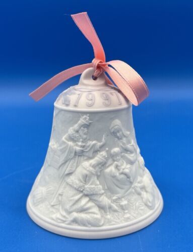 Lladro CHRISTMAS BELL 1997 (No Box) *Pre-Owned* - £9.50 GBP