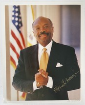 Willie Brown Signed Autographed Glossy 8x10 Photo - £31.38 GBP