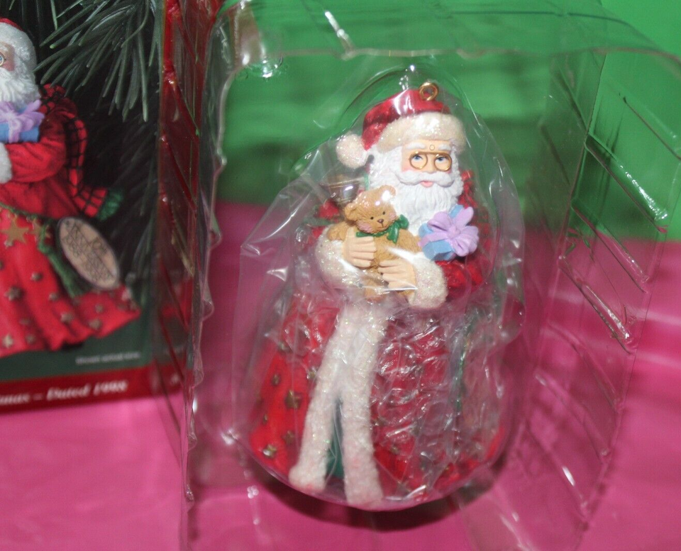 Carlton Card&#39;s Collector&#39;s Club Father Christmas 1998 Membership Ornament - $24.74