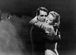 Indiscreet 1958 Ingrid Bergman hugs Cary Grant 5x7 inch photo - £4.51 GBP