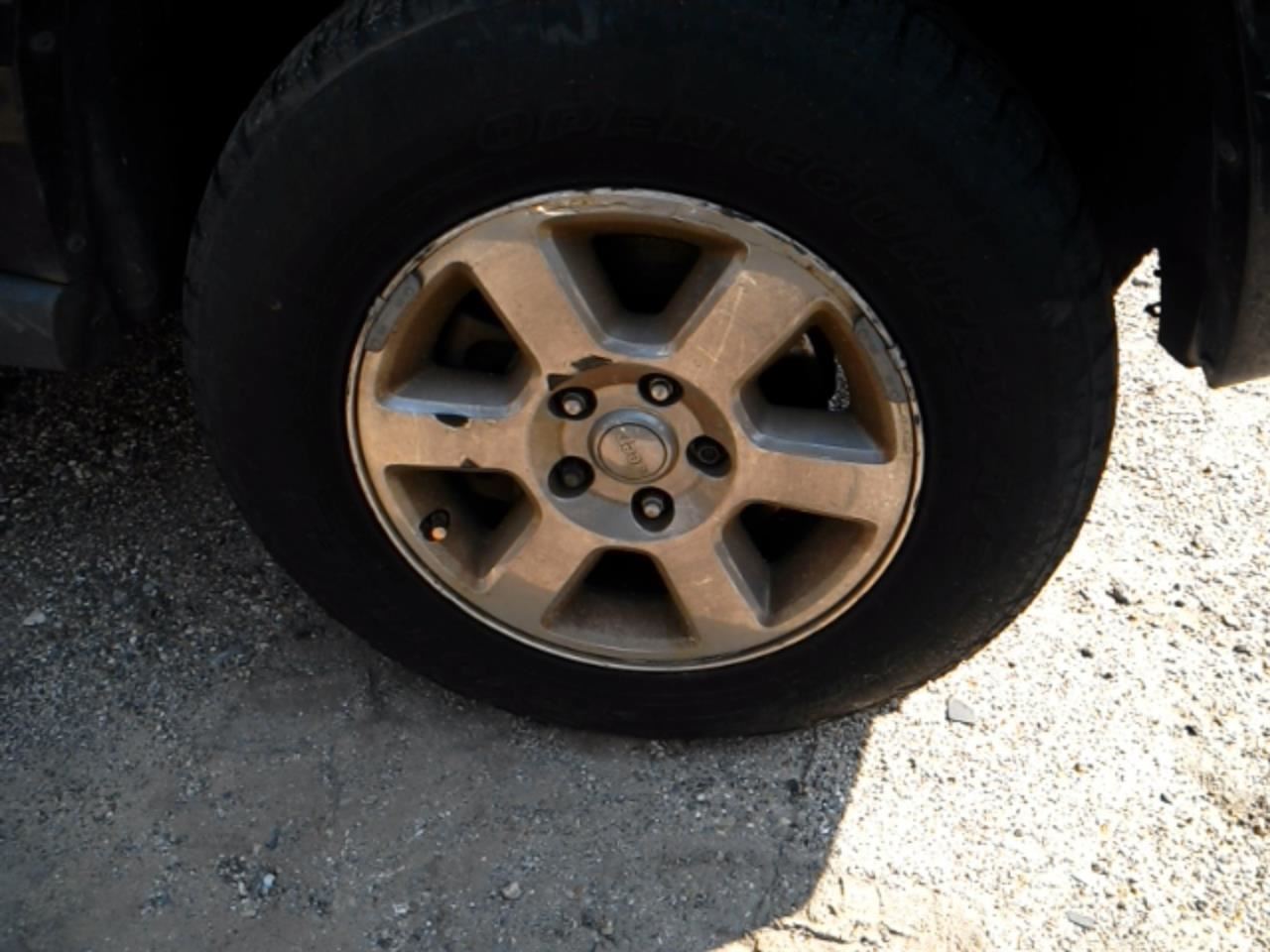 Wheel 17x7-1/2 Aluminum 6 Spoke Chrome Clad Fits 06-08 COMMANDER 104896513 - $75.06