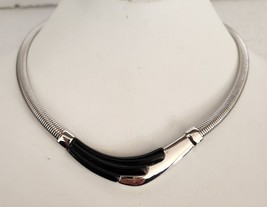 NAPIER Omega Choker Bib Necklace Black Lucite Pendant Silver Tone Vintage 1980s - £27.93 GBP