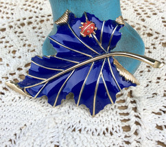 Rare Trifari Leaf and Ladybug Pin in Cobalt Blue Enamel - £102.26 GBP