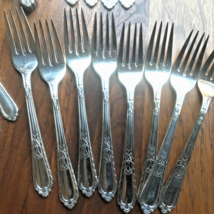 LOT 19 pc Holmes & Edwards MASTERPIECE Pattern 1932 Silver-plated forks knives - $17.82