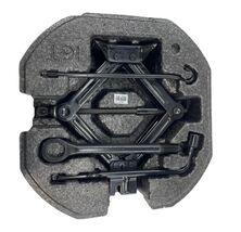 2018-2024 Hyundai Kona Jack Assembly W/ Lug Wrench Tow Hook OEM - $123.70