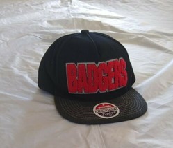 Zephyr Men&#39;s Wisconsin Badgers Snapback Adjustable Black/Red Hat - £15.67 GBP