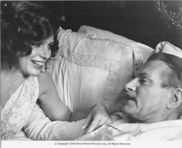 The Betsy 1978 Katharine Ross Laurence Olivier laugh in bed original 8x10 photo - £19.61 GBP