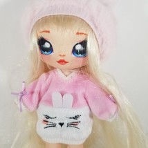 NA! NA! NA! Surprise Aubrey Doll Bunny Sweater Hat, Blonde Hair Blue Eyes - €6,36 EUR