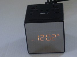 Sony FM/AM Dual Alarm Clock Radio Model 1CF-C1T - £7.50 GBP