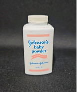 J&amp;J Vintage Original Baby Powder Square Box with TALC 2 oz Prop Made in USA - €17,69 EUR